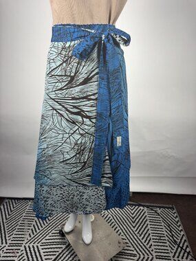 Women's Reversible Blue & White Layered Wrap Skirt With Abstract Print